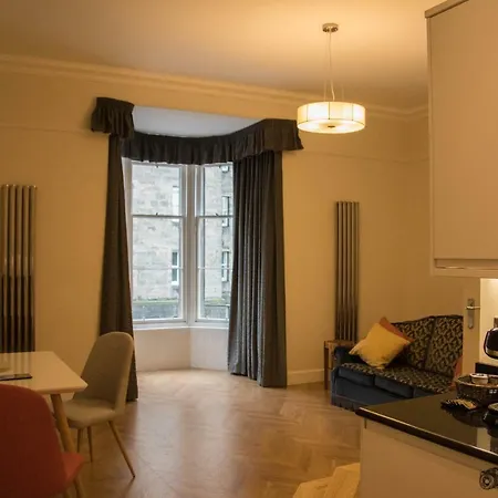 27/4 B Cockburn Street إدنبرة