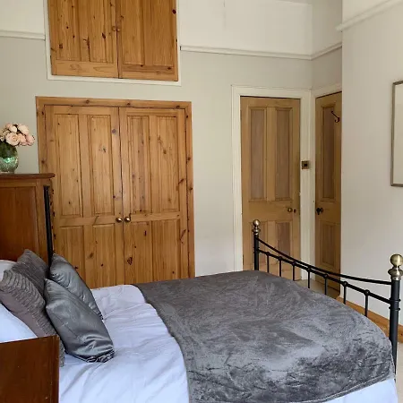 Apartment Elegant Flat In Edinburgh's Leafy East Village