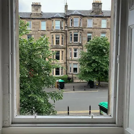 Elegant Flat In Edinburgh's Leafy East Village * Edinburgh
