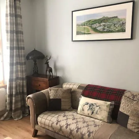 The Abbeyhill Bonnie Thistle *