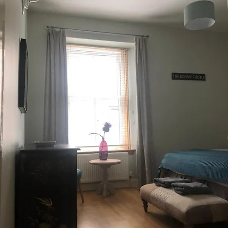 The Abbeyhill Bonnie Thistle * Edinburgh