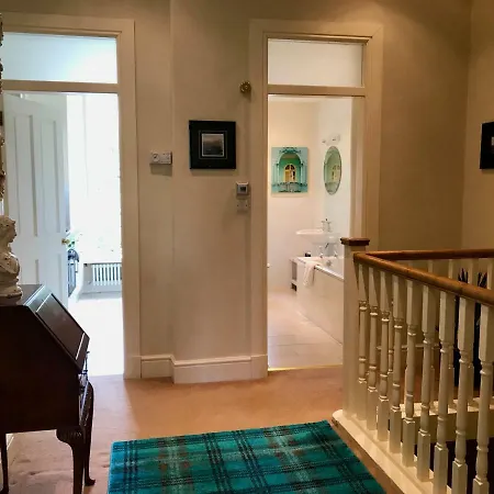 Escape To @ Broughton Place * Edinburgh