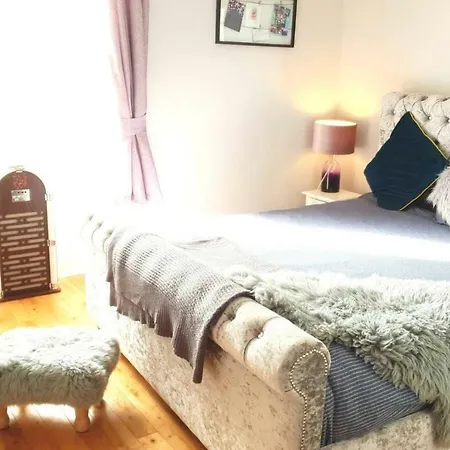 Newly Refurbished Duplex In City Centre
