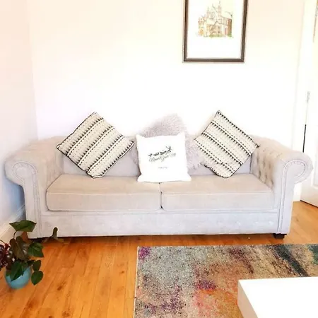 Apartment Newly Refurbished Duplex In City Centre Edinburgh