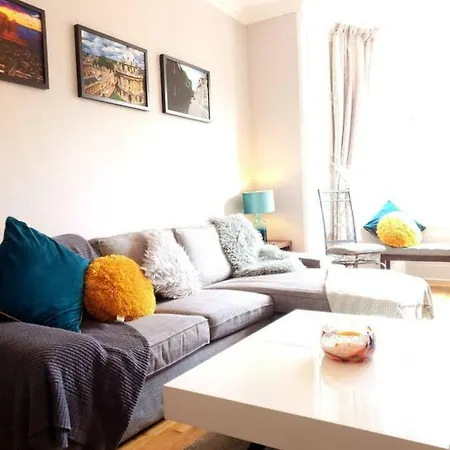 Newly Refurbished Duplex In City Centre * Edinburgh
