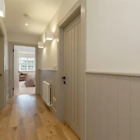 Apartment Ramsay Garden Retreat Next To Castle *