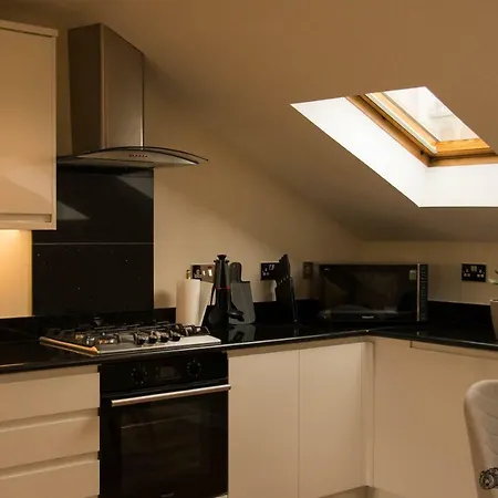 27/4a Cockburn Street Edinburgh