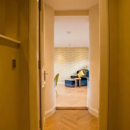 27/4a Cockburn Street Apartment *