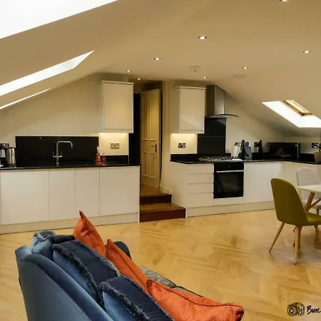 27/4a Cockburn Street Apartment *