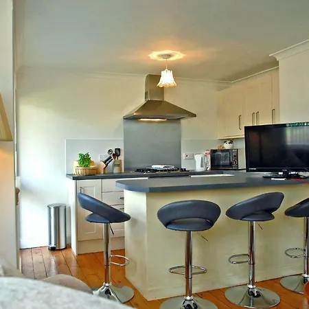 54 M2, 3 Yatak Odalı, 1 Banyolu Daire, Corstorphine Bölgesinde Edinburgh