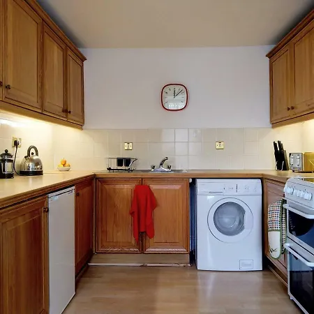 Historic Royal Mile Penthouse With Lift Apartment