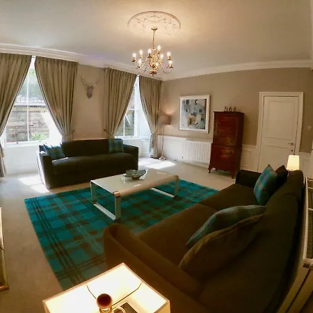 Апартаменты Escape To @ Abercromby Place *