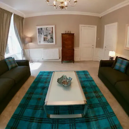 Daire Escape To @ Abercromby Place