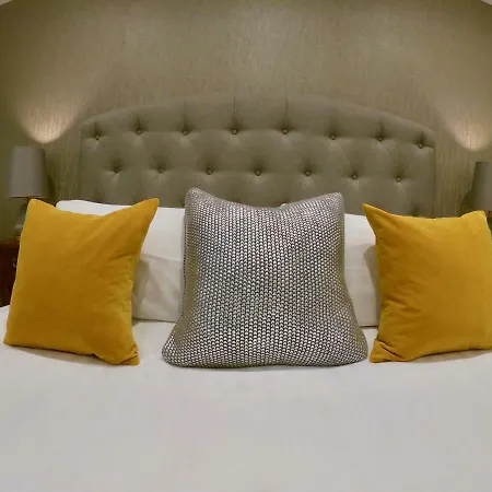 Escape To @ Abercromby Place Daire *