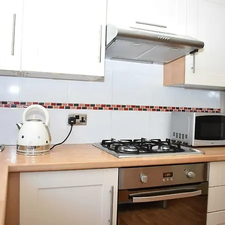 Convenient 2br Flat Close To The Royal Mile Διαμέρισμα *