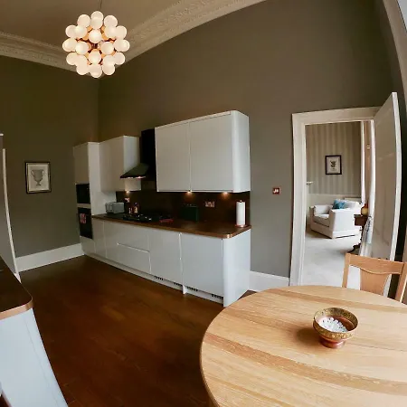 Escape To @ Albyn Place Edimburgo