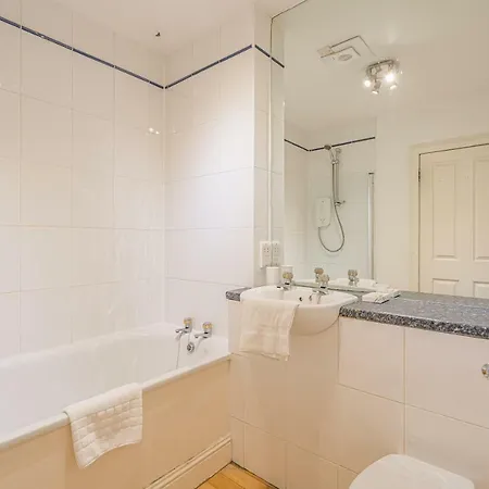Appartement 2 Bedroom Central With Stunning Castle View *