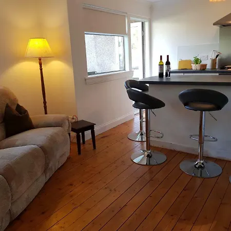 54 M2, 3 Yatak Odalı, 1 Banyolu Daire, Corstorphine Bölgesinde