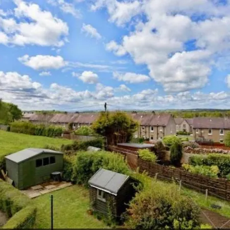 54 M2, 3 Yatak Odalı, 1 Banyolu Daire, Corstorphine Bölgesinde * Edinburgh
