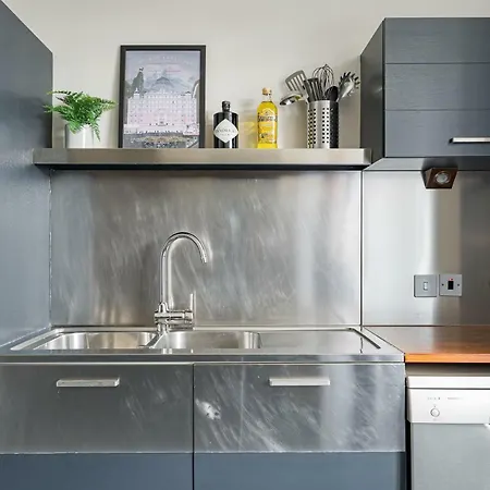 Apartment Charming & Traditional 3br Georgian *