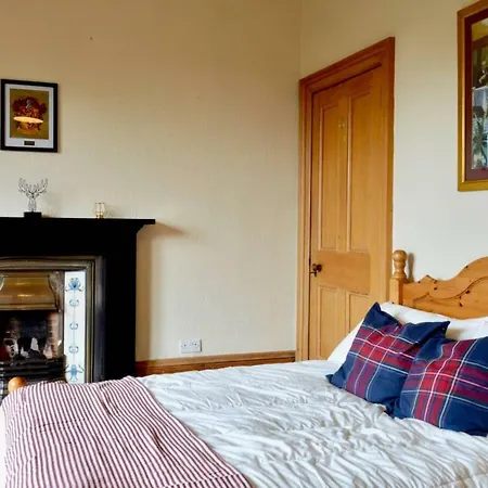 Charismatic 3 Bedroom Flat With Harry Potter Themes * Edinburgh