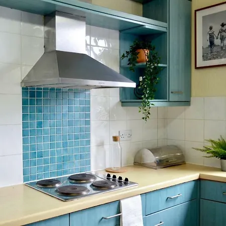 Charismatic 3 Bedroom Flat With Harry Potter Themes *