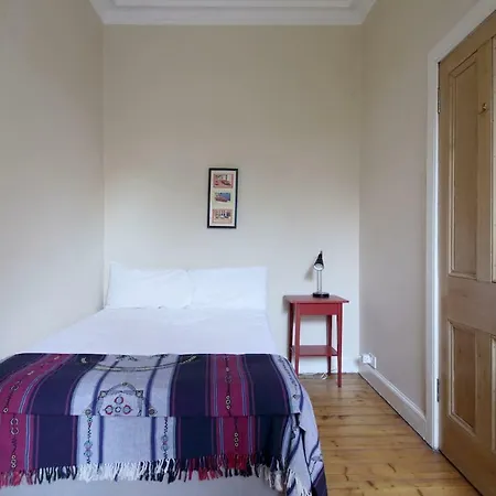 Appartamento 2 Bedroom Period Walking Distance City Centre Edimburgo
