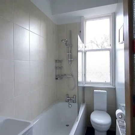 2 Bedroom Period Walking Distance City Centre Appartamento