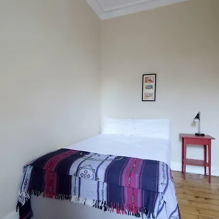 2 Bedroom Period Walking Distance City Centre *