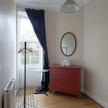 2 Bedroom Period Walking Distance City Centre *