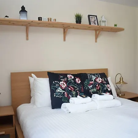 Brunswick Road - Spacious 3br 10 Minutes From Princes Street
