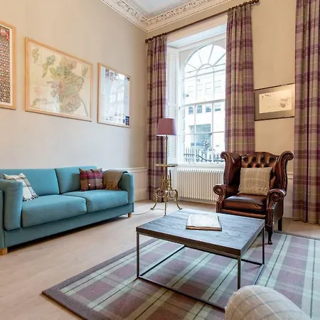 Elegant & Spacious 1 Bed In City Centre * Edinburgh