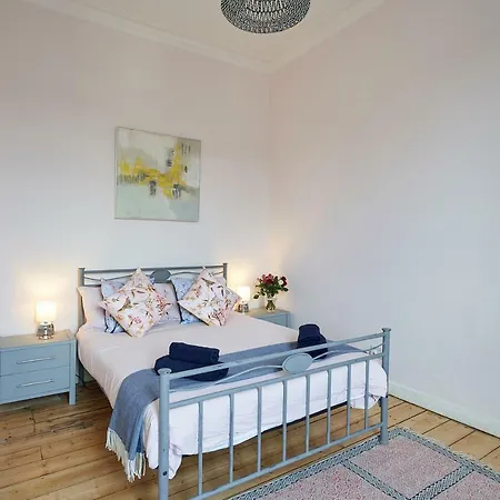 Cozy Couple's Retreat Near Murrayfield And Haymarket 公寓 *