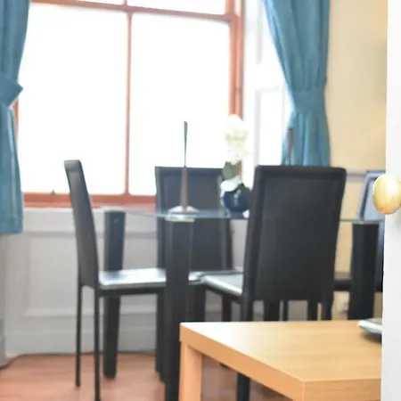 Lovely 2br In City Center, Short Walk To Castle