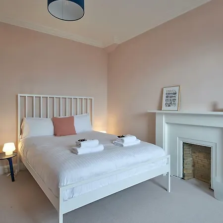 Appartement Modern And Bright Nearby City Centre!