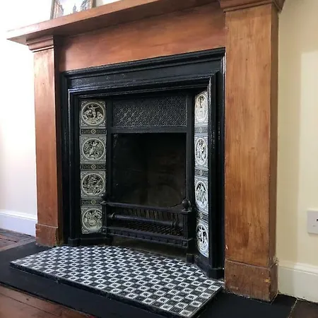 Traditional And Central Main Door House Apartment