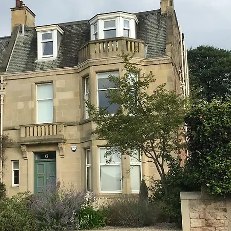 6/3 Murrayfield Drive * Edimburgo