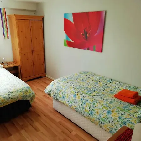Apartment Free Parking! Superfast Internet. Great Location. Edinburgh