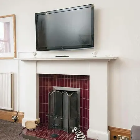 3 Bed Overlooking Meadows Park * Edinburgh