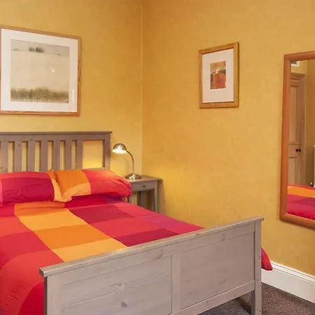 3 Bed Overlooking Meadows Park