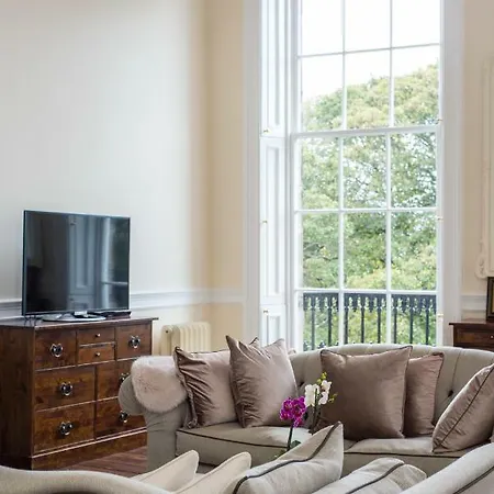 Scottish Stays - Luxurious In Royal Terrace Apartment *