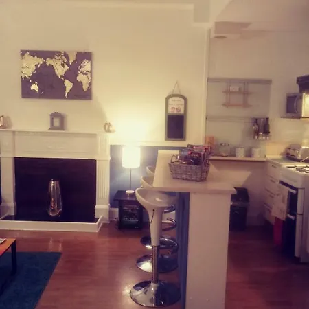 דירה Flat Sleeps 4, Free Wifi & Parking *