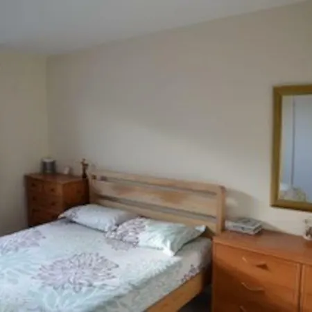 Spacious 3br Great Links To City! + Lift