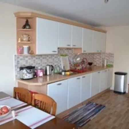 Spacious 3br Great Links To City! + Lift Appartement Edinburgh