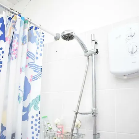 公寓 Cosy And Quirky 10 Minutes From Centre! *