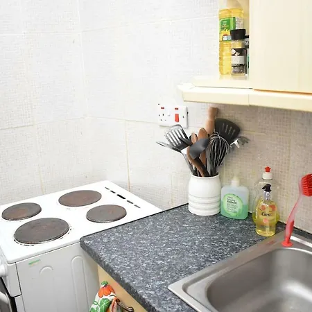 Cosy And Quirky 10 Minutes From Centre! 公寓 *