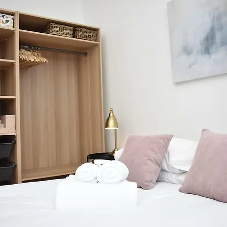 1br Scandi Design In City!
