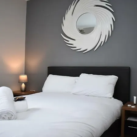 Hawkhill 15 - Bright And Spacious With Secure Parking Edinburgh