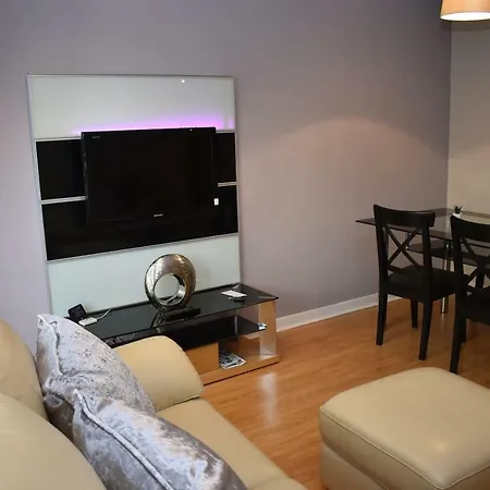 Apartment Hawkhill 15 - Bright And Spacious With Secure Parking