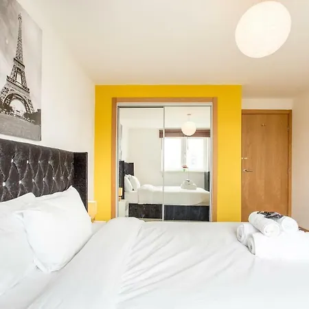 Beautiful 3br Seafront Apt. Balcony & Free Parking * Edinburgh